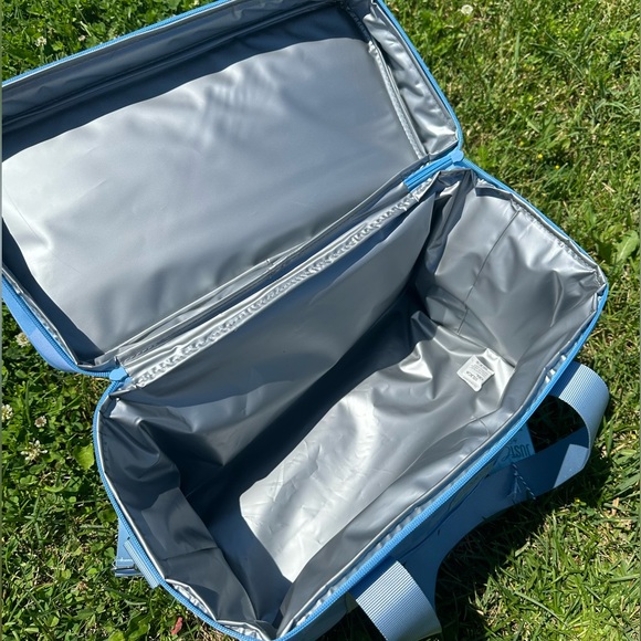 2-tone blue cooler, CIROA 🩵💙 - Picture 2 of 5